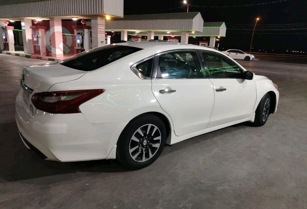 نيسان ألتيما